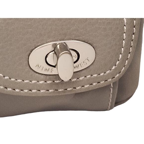 NEW Nine West Nylon Baquette Shoulder Handbag Gray Modern Festival Wallet - Picture 4 of 8